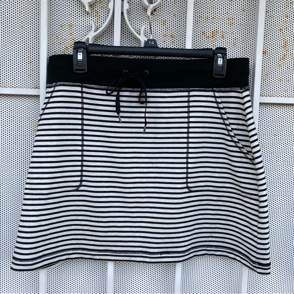 Ideology womens M Skirt elastic drawstring waist from top To bottom 17” stretch